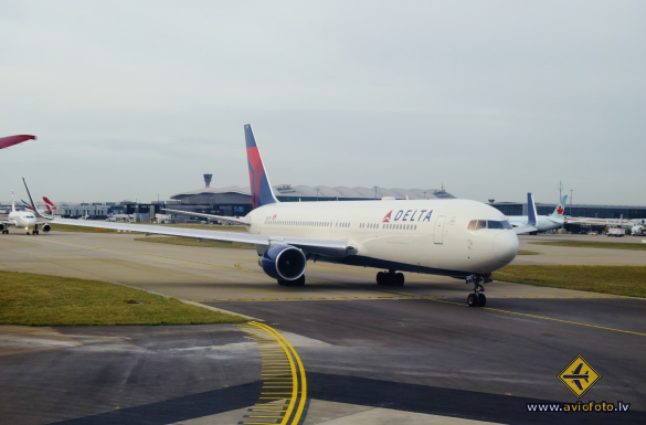 Boeing 767-332/ER